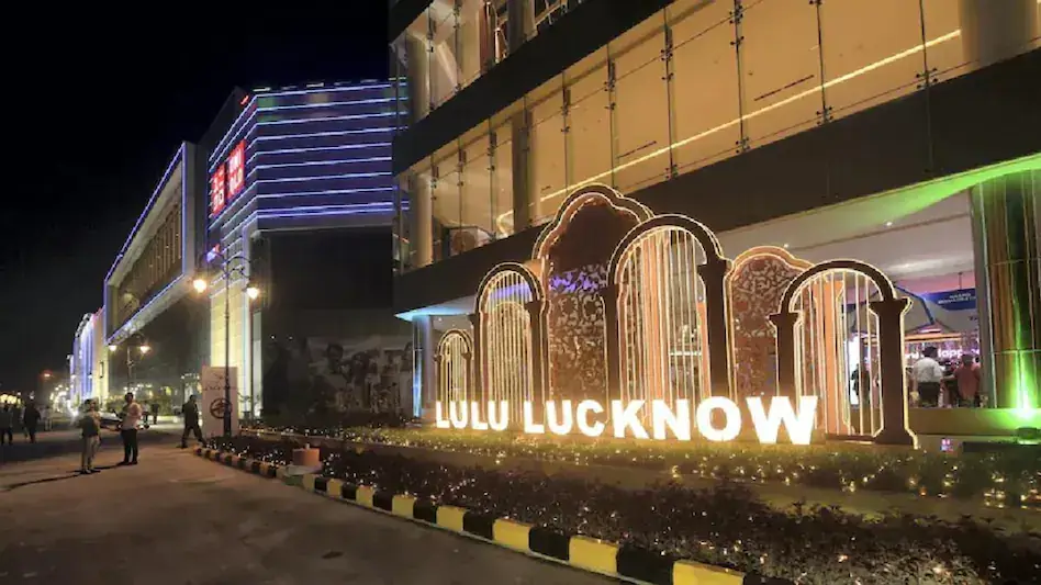 Lulu Mall Lucknow, Amar Shaheed Path, Golf City, Lucknow