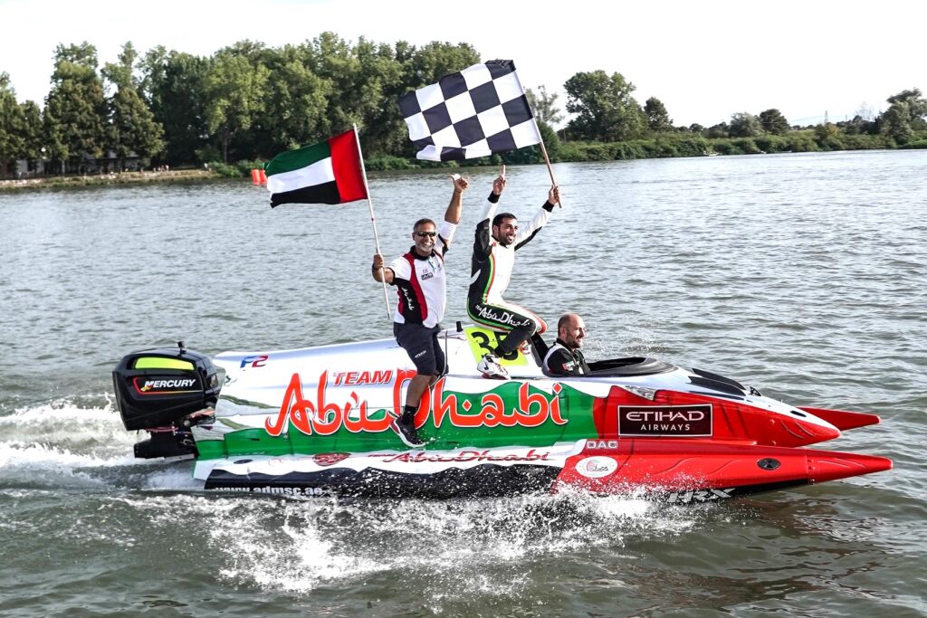 Rashed Al Qemzi - in F1H2O action after winning fourth world F2 title - abu dhabi