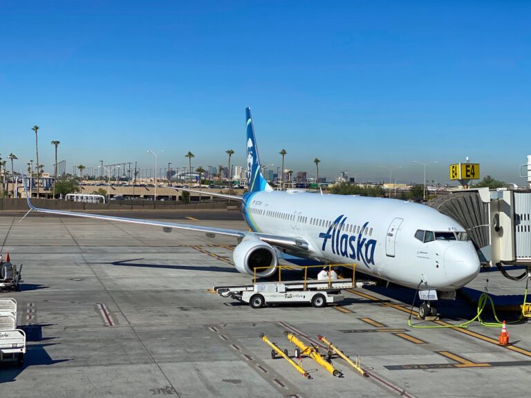 AS_Alaska_Air_B739_N273AK_PHX_katie_bailey