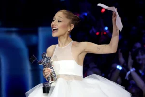 ariana-best-vid-vma