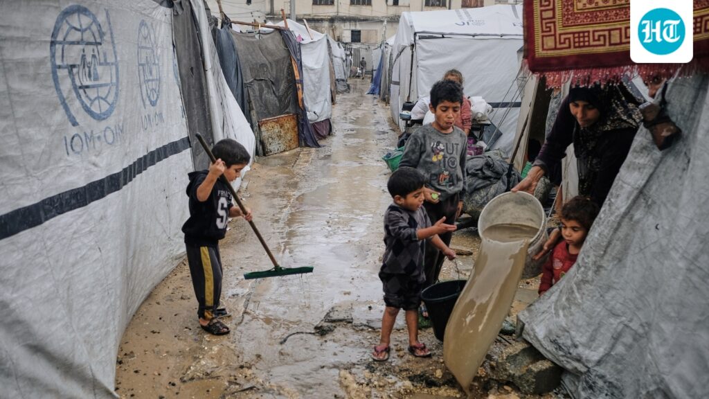 Israel-Palestinians-Gaza-Weather-4_1764086165824_1764086179351