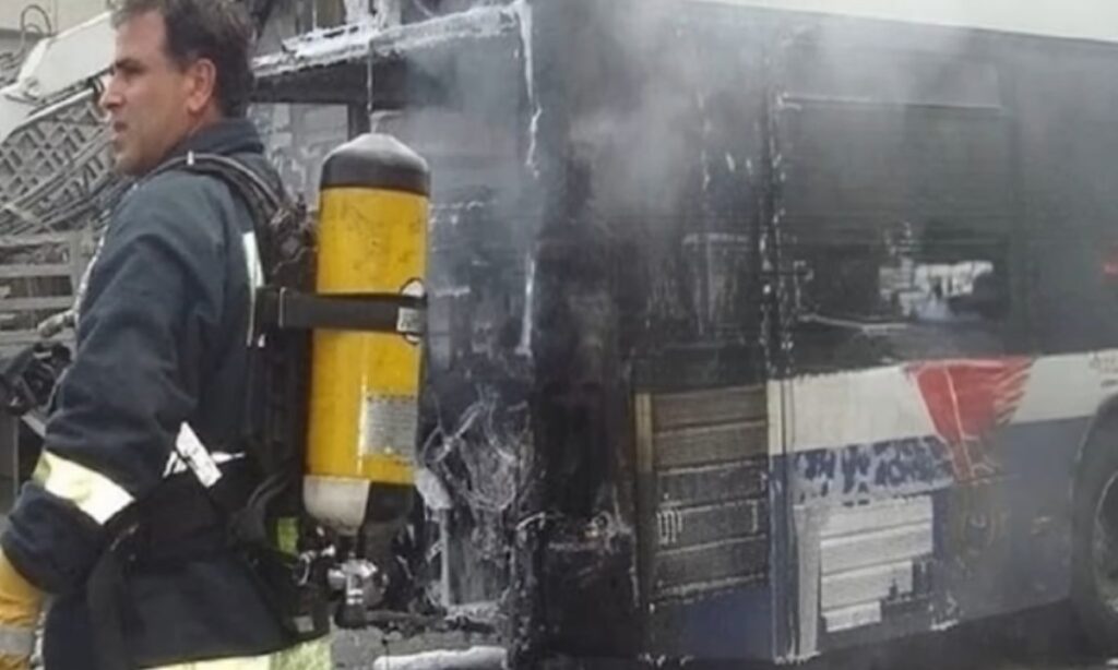 Red-Professional-Gradients-University-Education-LinkedIn-Single-Image-Ad-2025-11-18T030339.994-1200x720