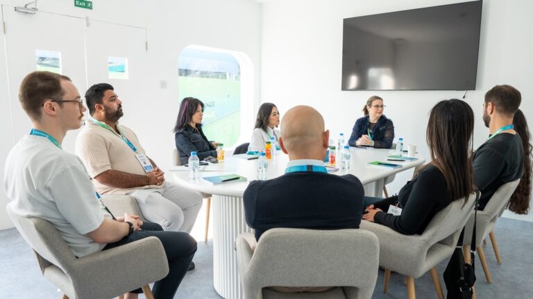 e370dad4-8c16-4c23-9c71-bed665ce9d3b