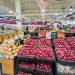 People-shop-at-a-supermarket-in-Dubai-1000x667