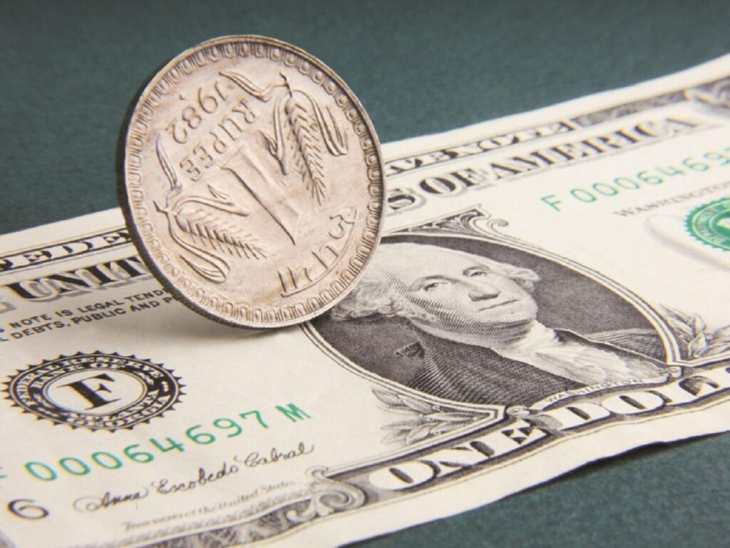 indian-rupee-hits-record-low-at-95-against-us-dollar-why-inr-is-falling-impact-on-stock-market-rbi-measures-more_1