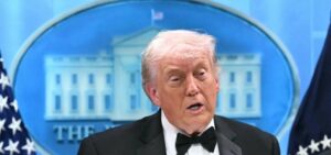 806x378-trump-warns-iran-blockade-could-last-months-sending-oil-prices-soaring-1777528750841