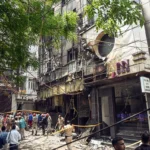 03delhi-fire12