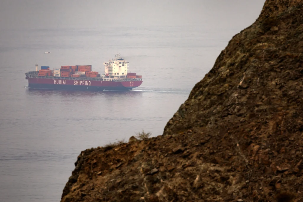 AFP__20261013__D3722F8__v1__HighRes__UaeIranUsIsraelWarHormuzShipping